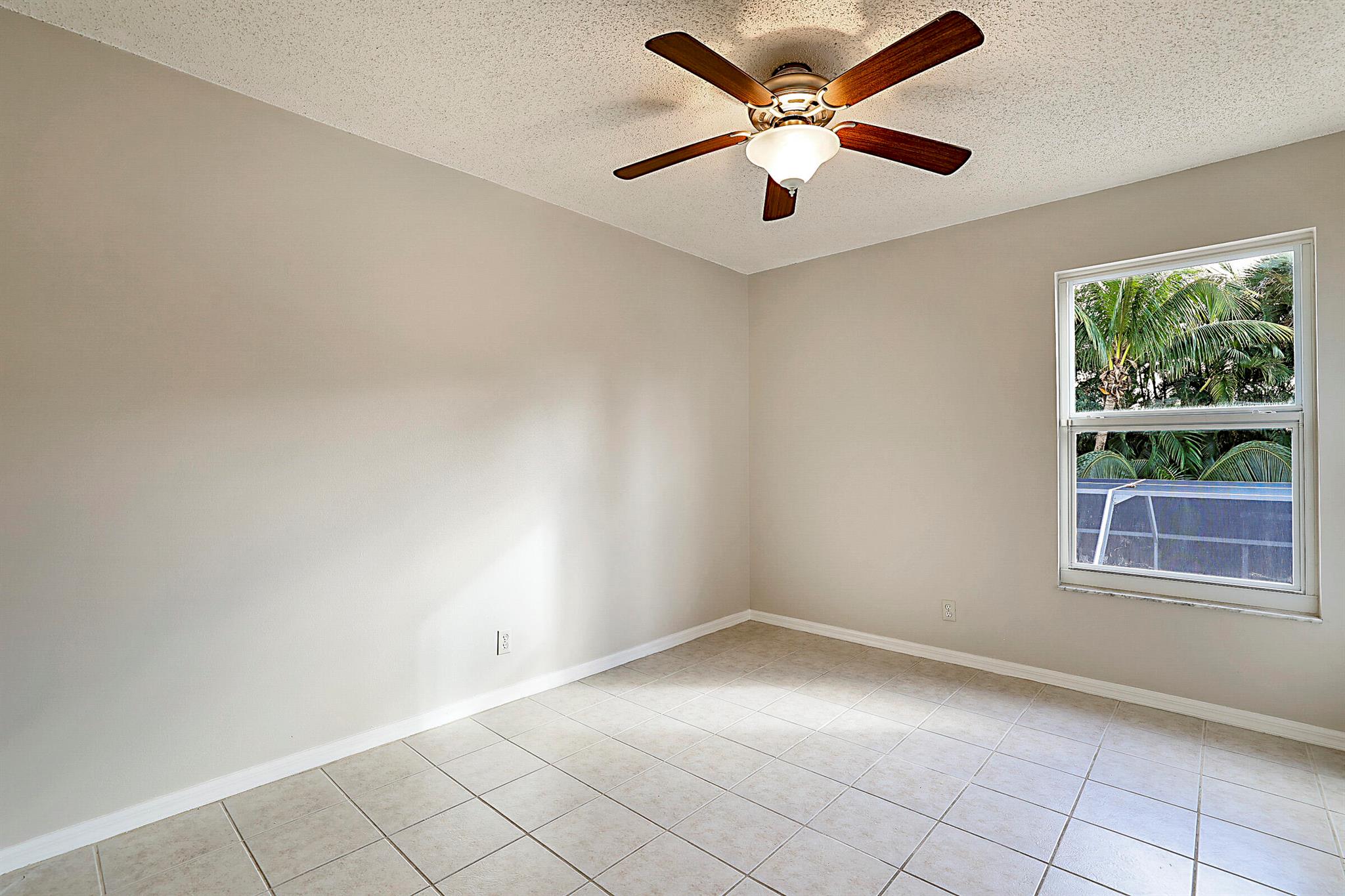 WOODS WALK 3 - Residential