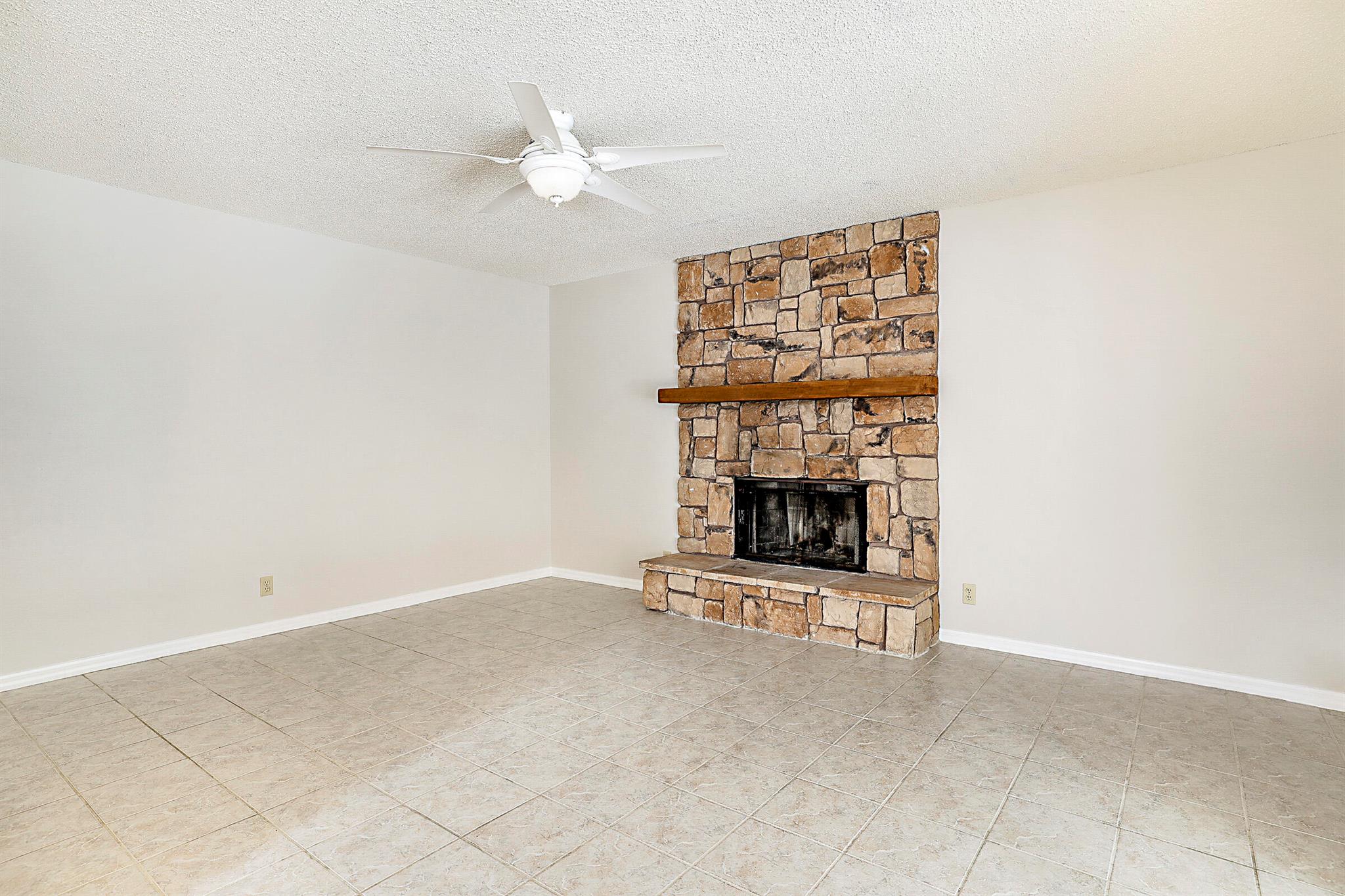 WOODS WALK 3 - Residential