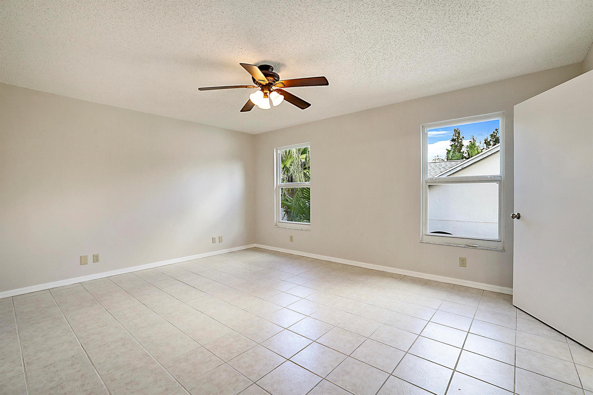 WOODS WALK 3 - Residential