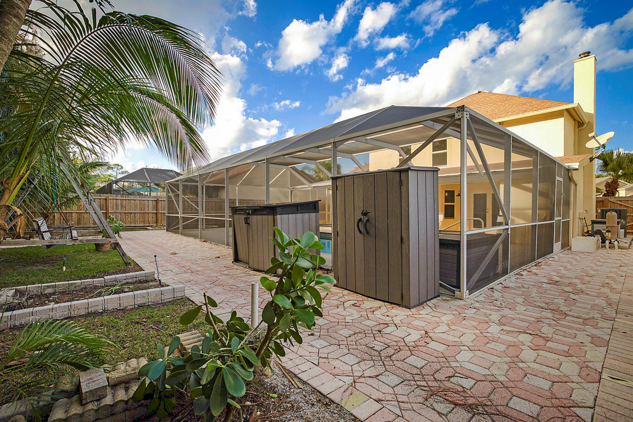 WOODS WALK 3 - Residential