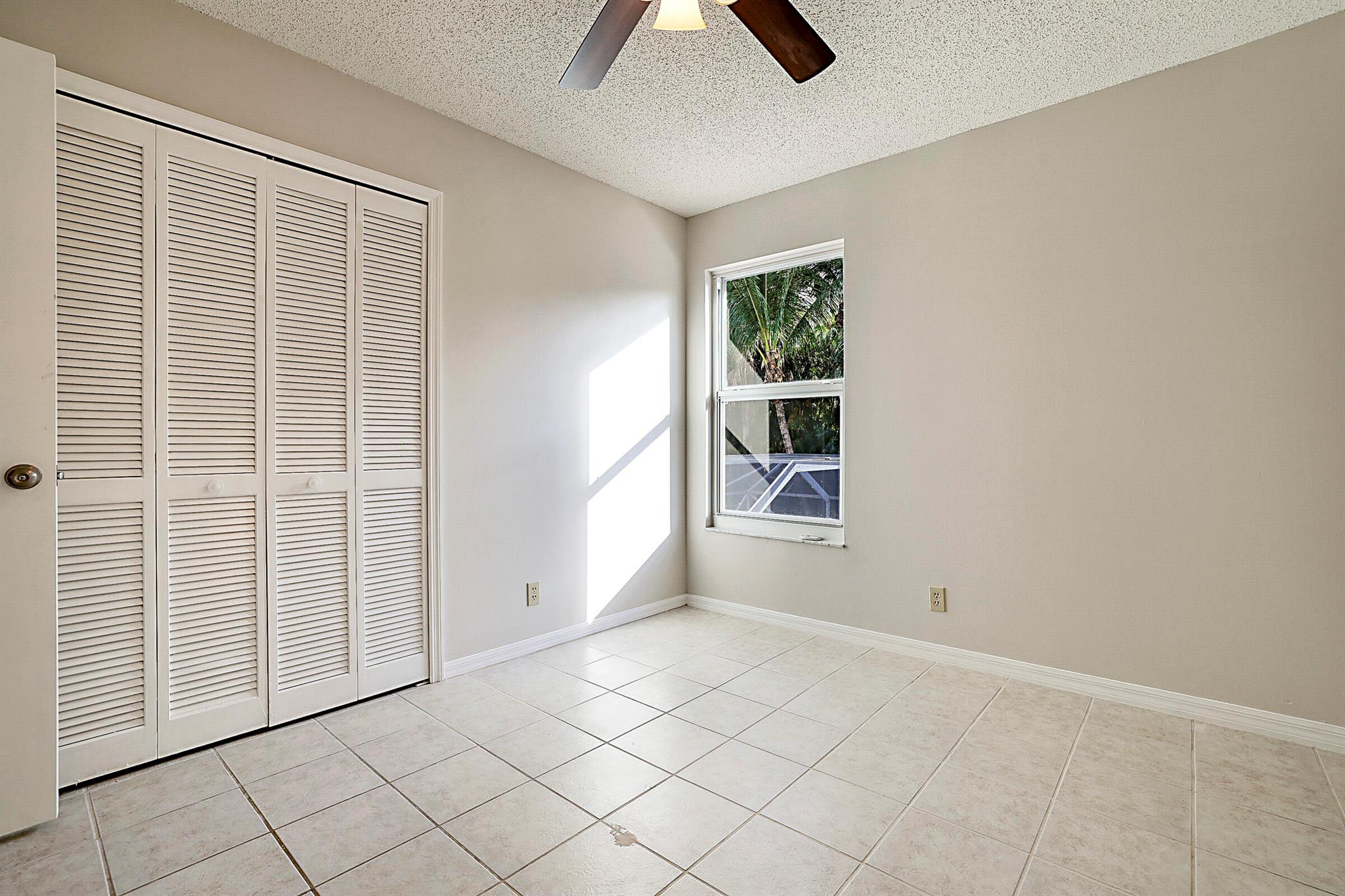 WOODS WALK 3 - Residential