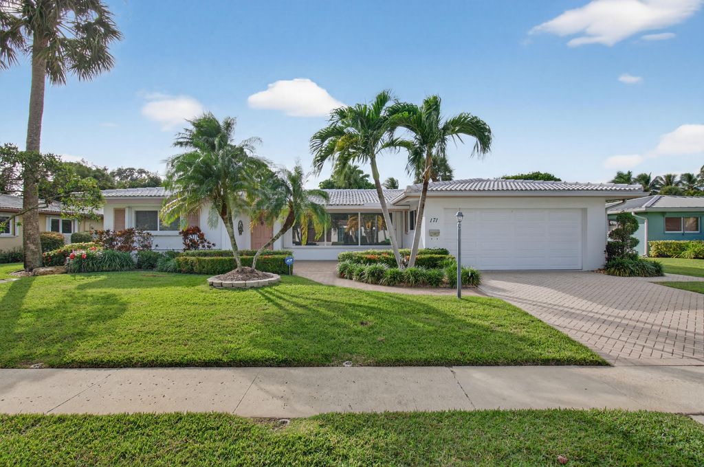 Photo of 171 SW 7 Avenue, Boca Raton, FL 33486 (MLS # R11142659)