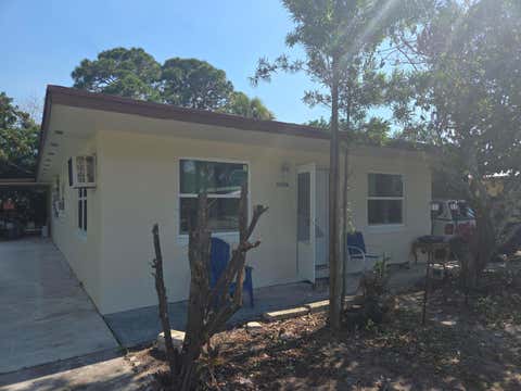 Photo of 515 Palm Avenue #A&b, Fort Pierce, FL 34982 (MLS # B26027087)
