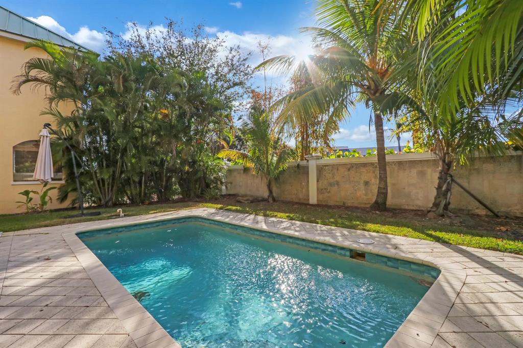 GOMEZ HILL - Residential Lease