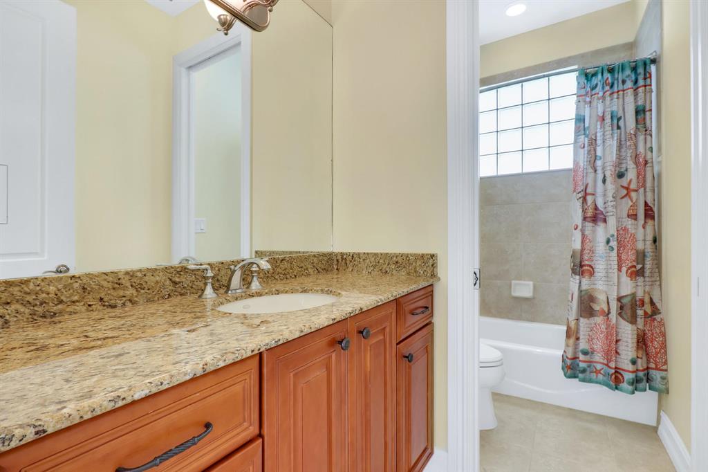 GOMEZ HILL - Residential Lease