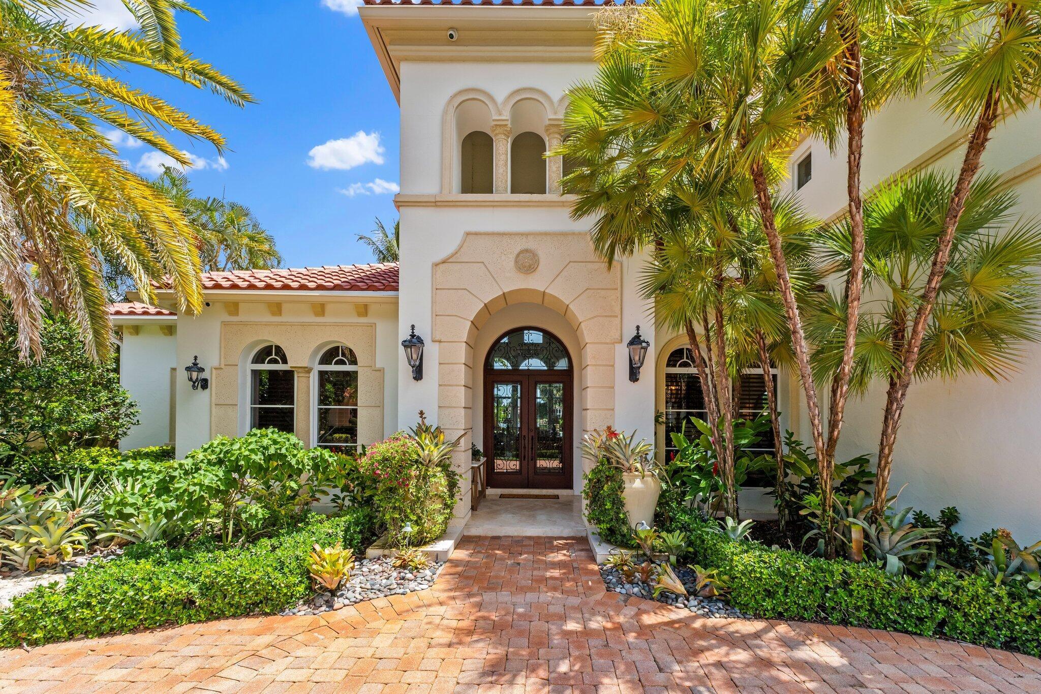 678 Hermitage Circle