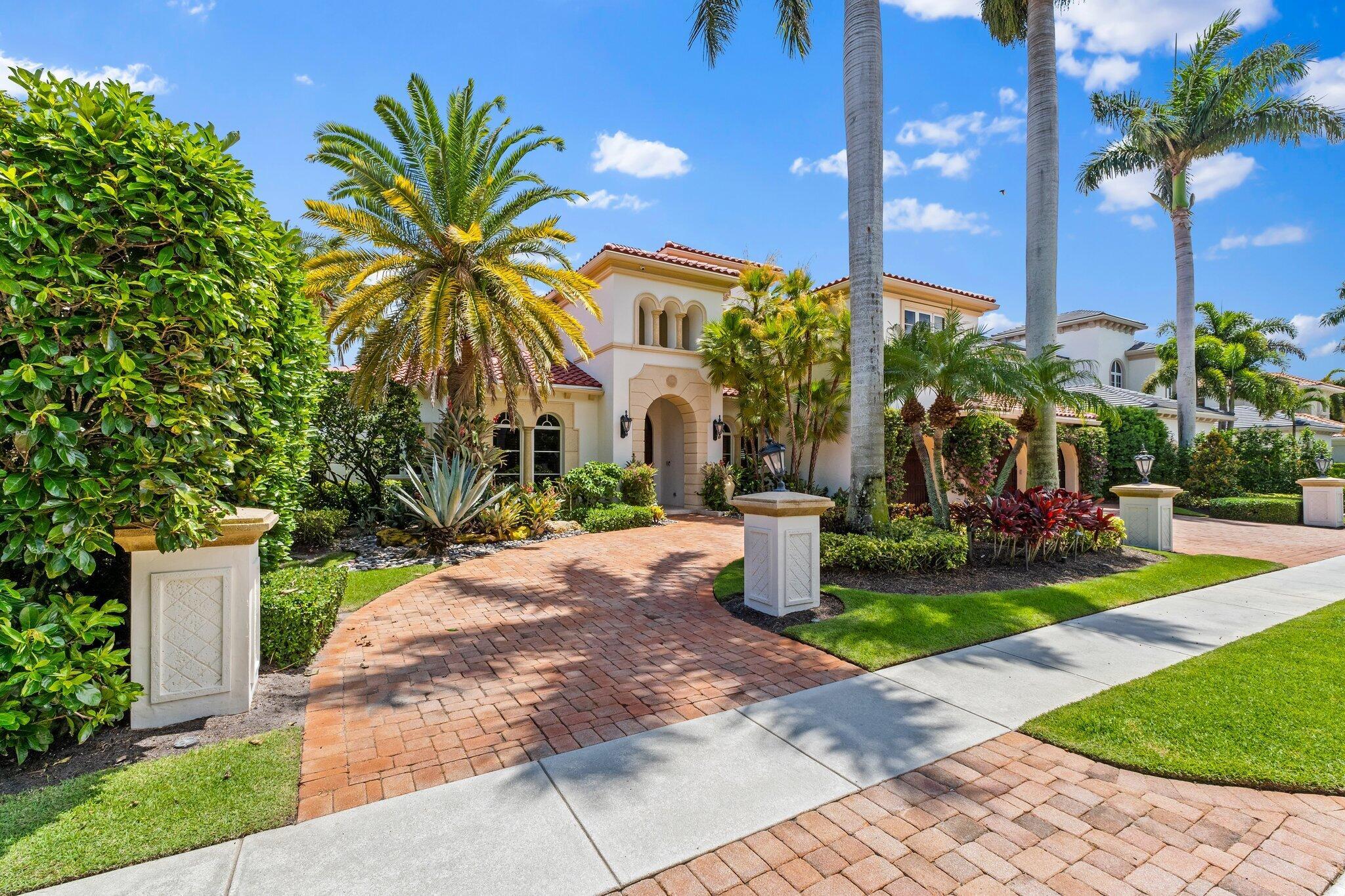 678 Hermitage Circle