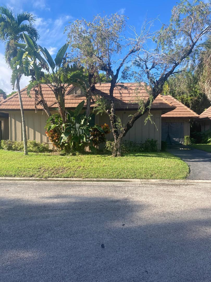 1950 COQUINA Way