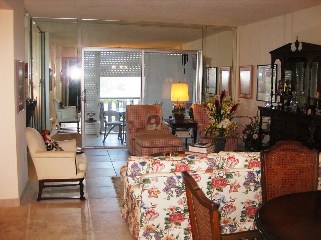 HILLCREST - Residential