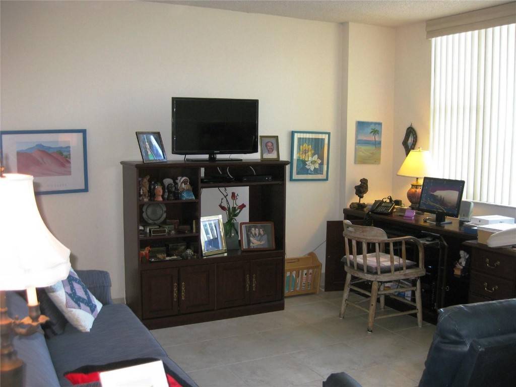 HILLCREST - Residential