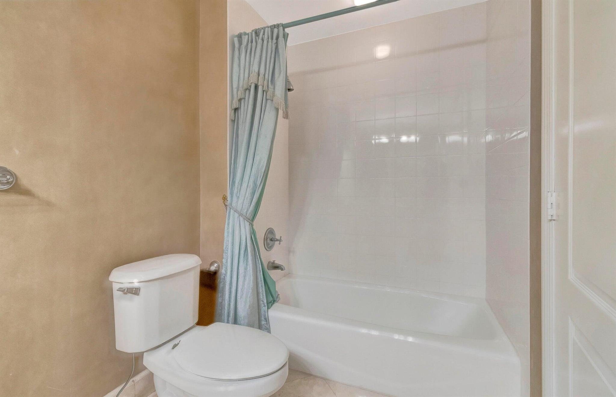 TOWNSEND PLACE CONDO - Residential Lease