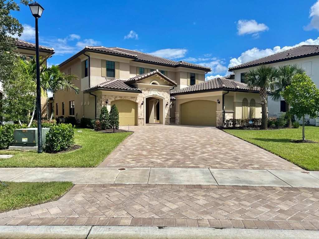 Photo of 12745 Bayside Ct, Parkland, FL 33076 (MLS # F10401666)