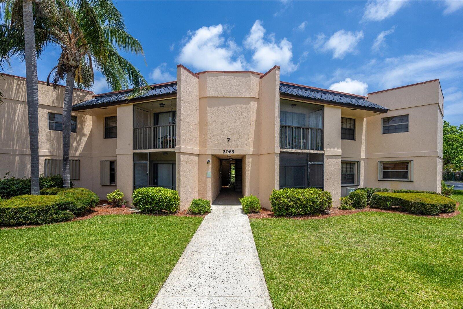 Savannas Club Condo - Residential