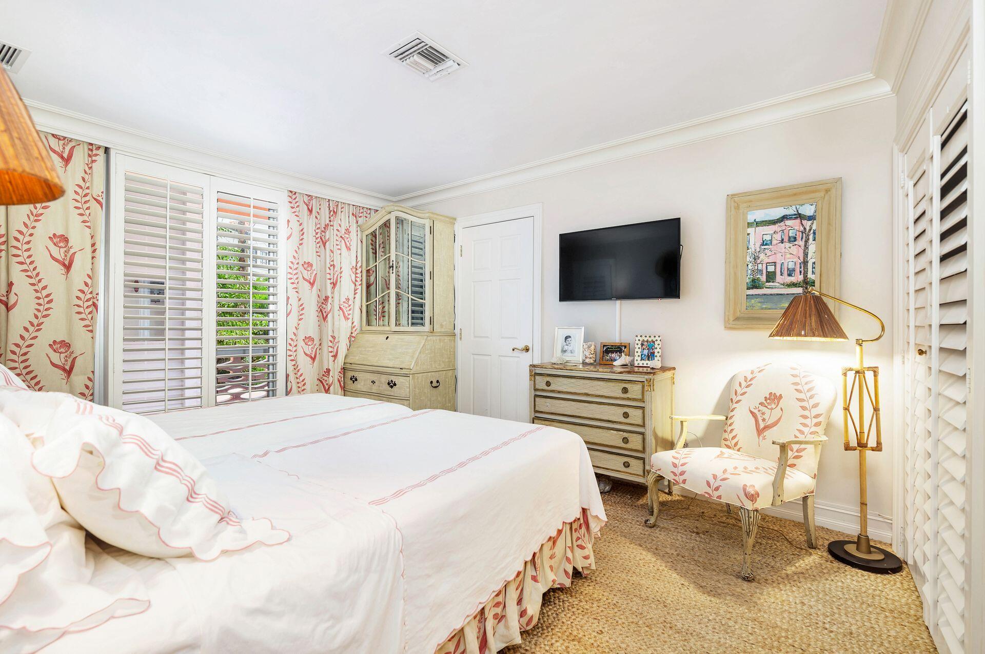 SOUTHLAKE CONDOMINIUM - Residential