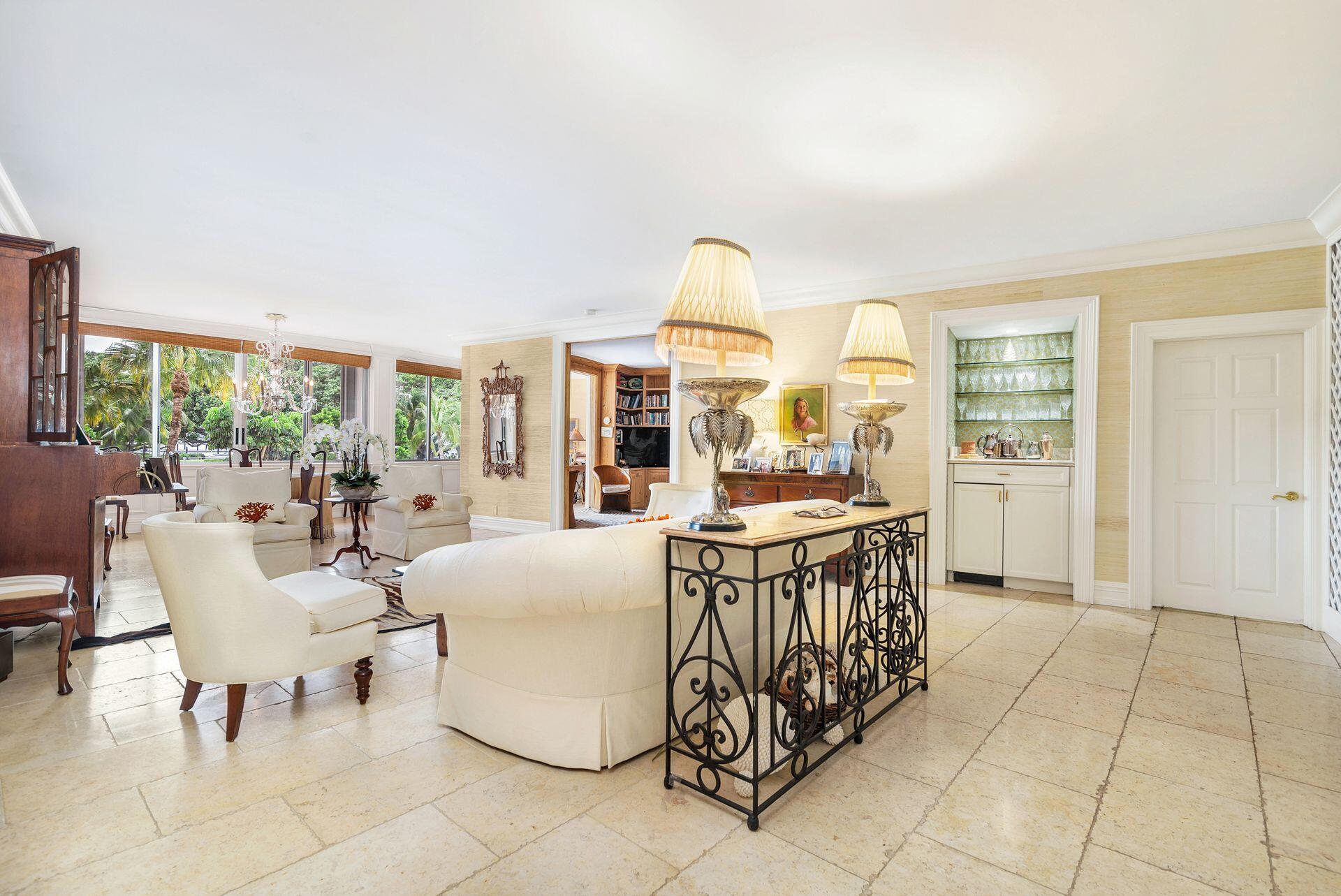 SOUTHLAKE CONDOMINIUM - Residential