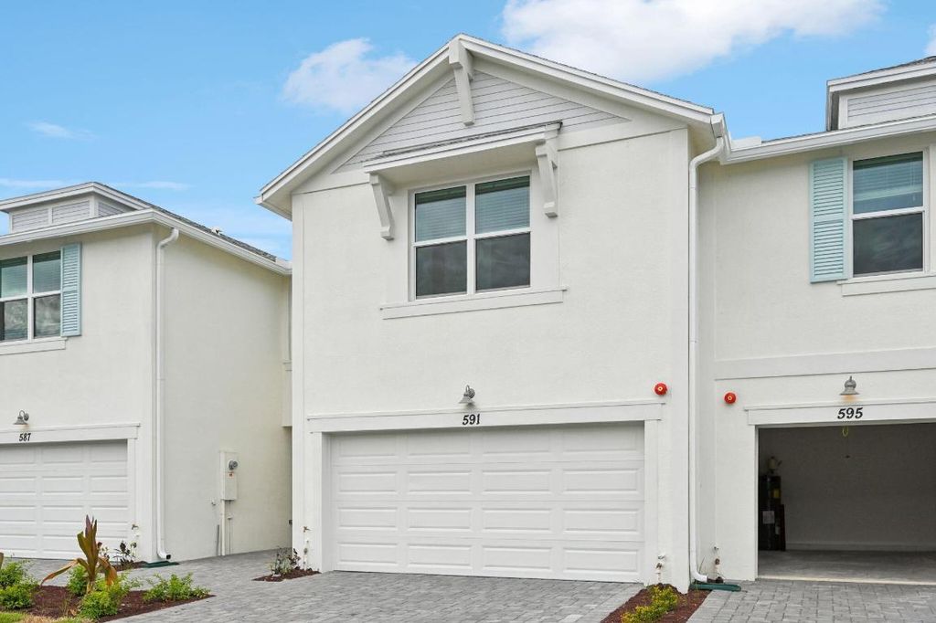 Photo of 591 Salisbury Circle, Fort Pierce, FL 34982 (MLS # R11136304)