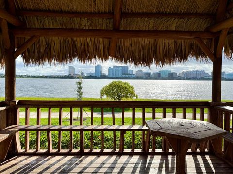 Pet Friendly Condos in Palm Beach County 66 752 Executive Center Drive 112 West Palm Beach FL 33401