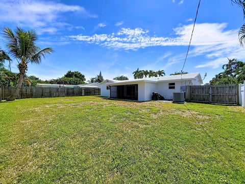 Tiny photo for 2621 NE 51ST Court, Lighthouse Point, FL 33064 (MLS # B26081749)