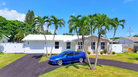 Tiny photo for 2621 NE 51ST Court, Lighthouse Point, FL 33064 (MLS # B26081749)