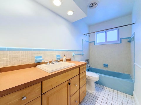 Tiny photo for 2621 NE 51ST Court, Lighthouse Point, FL 33064 (MLS # B26081749)
