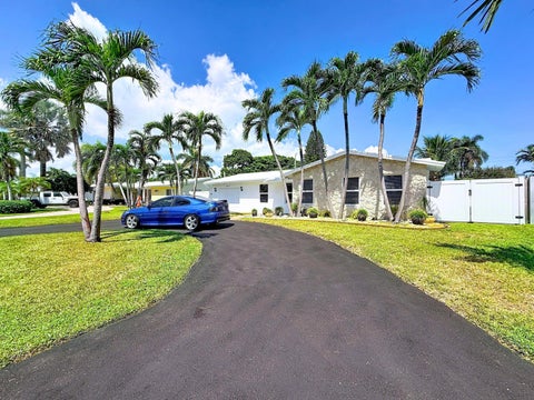 Tiny photo for 2621 NE 51ST Court, Lighthouse Point, FL 33064 (MLS # B26081749)