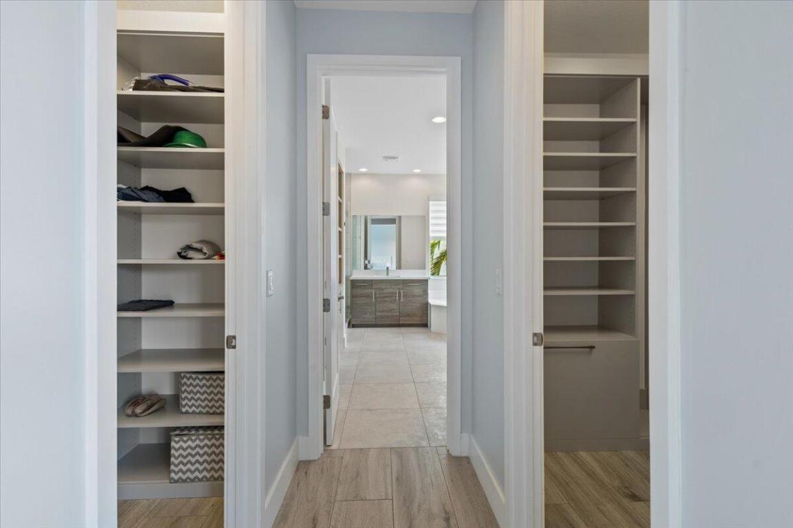 DAKOTA - Residential Lease