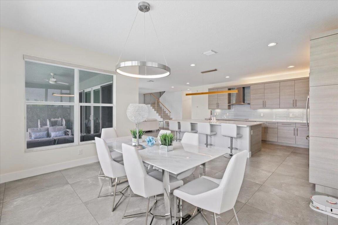 DAKOTA - Residential Lease