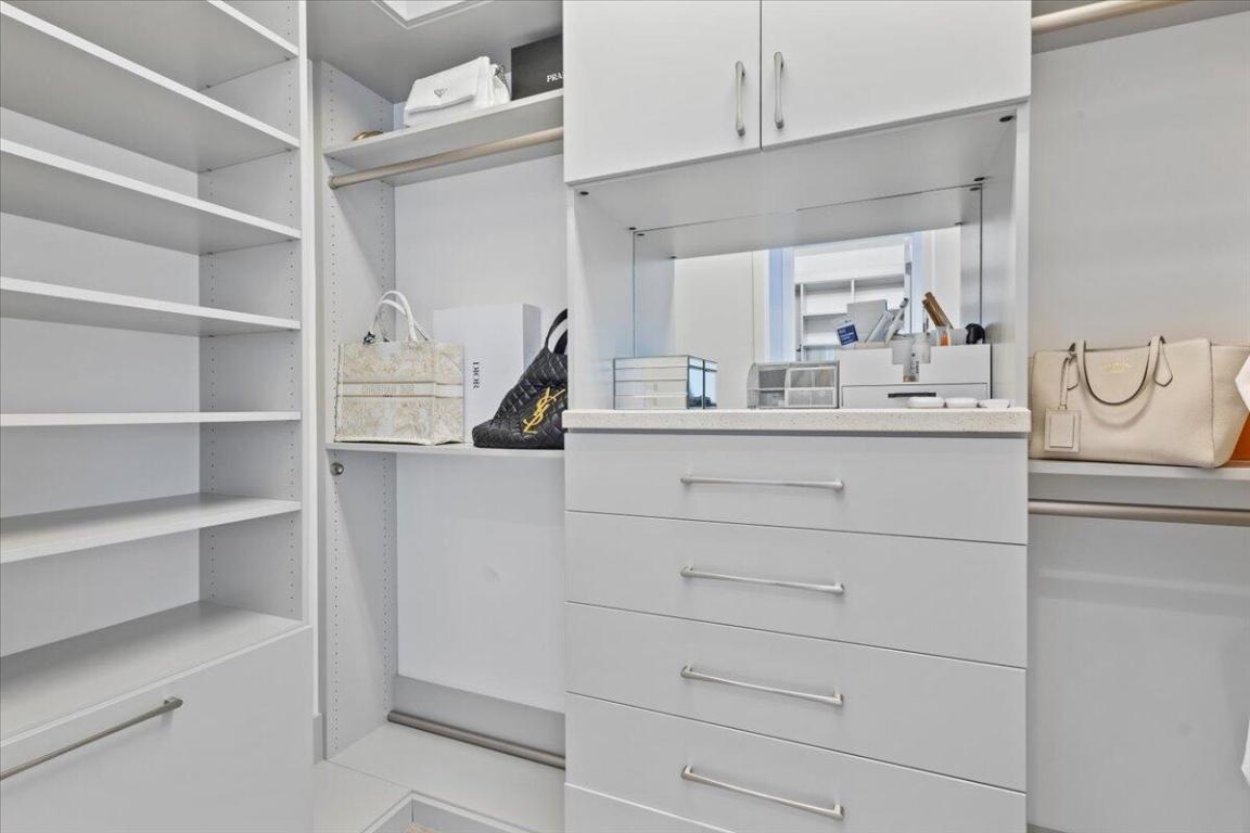 DAKOTA - Residential Lease