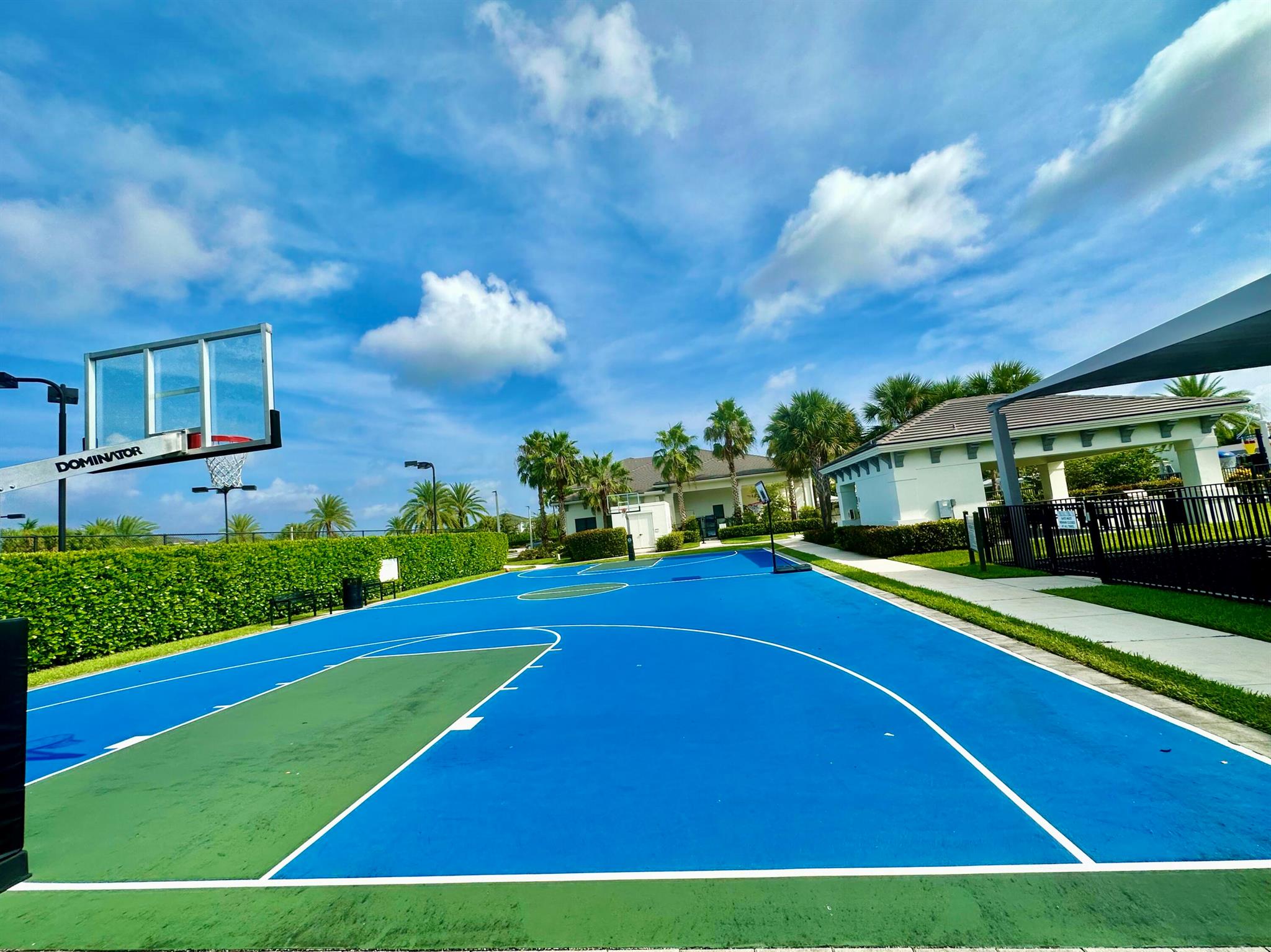 DAKOTA - Residential Lease