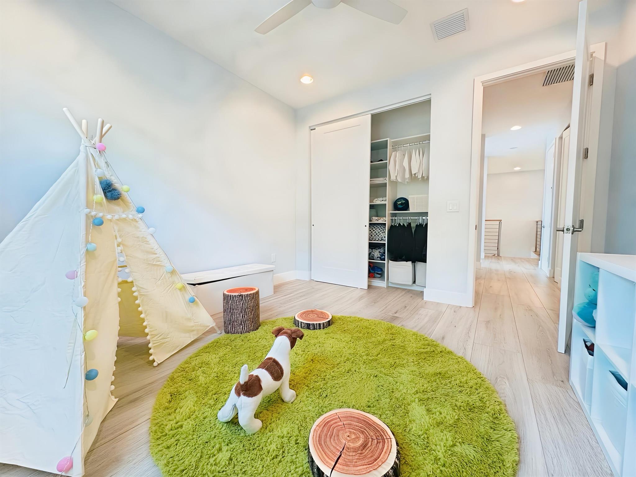 DAKOTA - Residential Lease