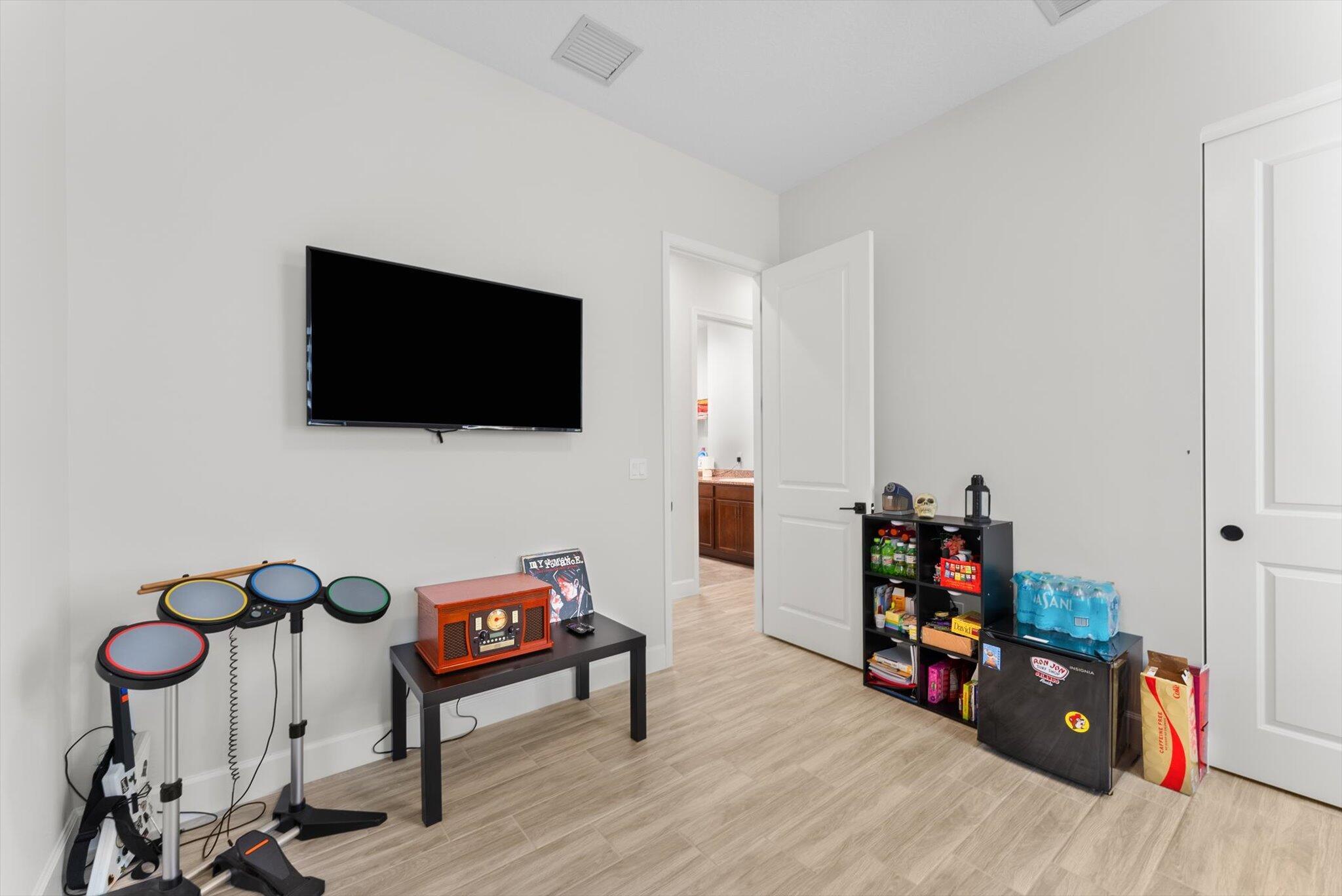 Pines Of Westlake - Residential