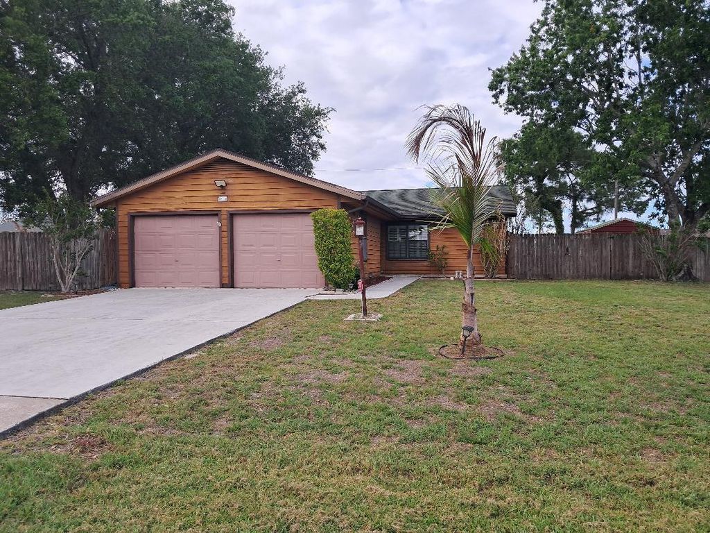 Photo of 121 SE Juper Avenue, Port Saint Lucie, FL 34983 (MLS # R11164926)
