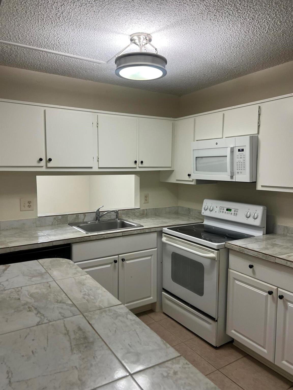 CHASEWOOD OF JUPITER COND - Residential Lease