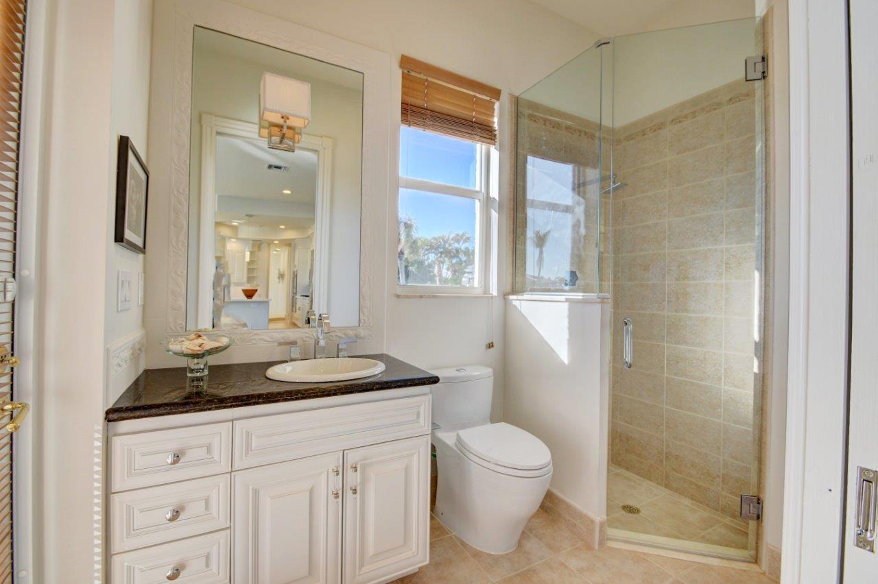 RIO DEL REY SHORES - Residential