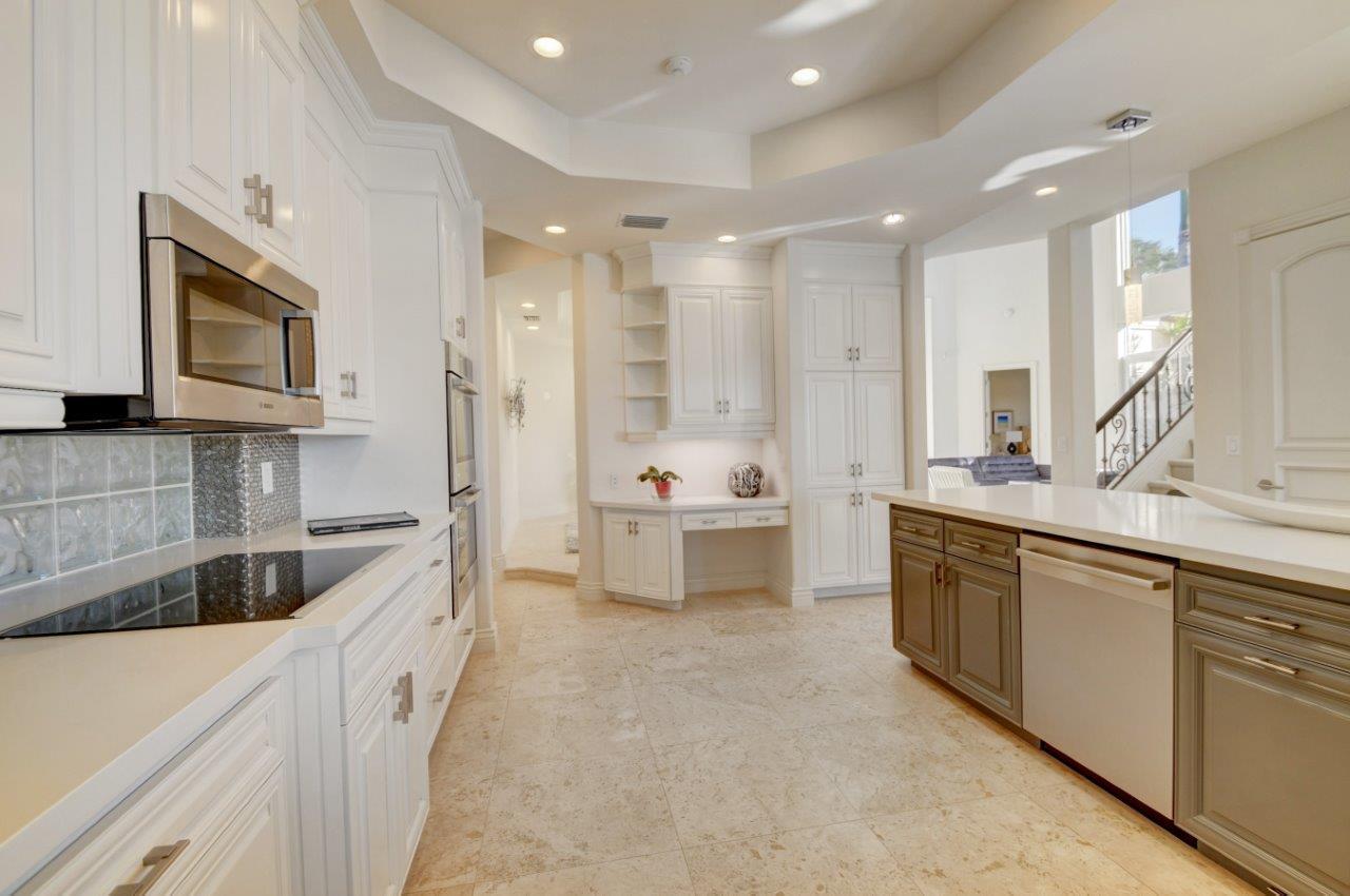 RIO DEL REY SHORES - Residential