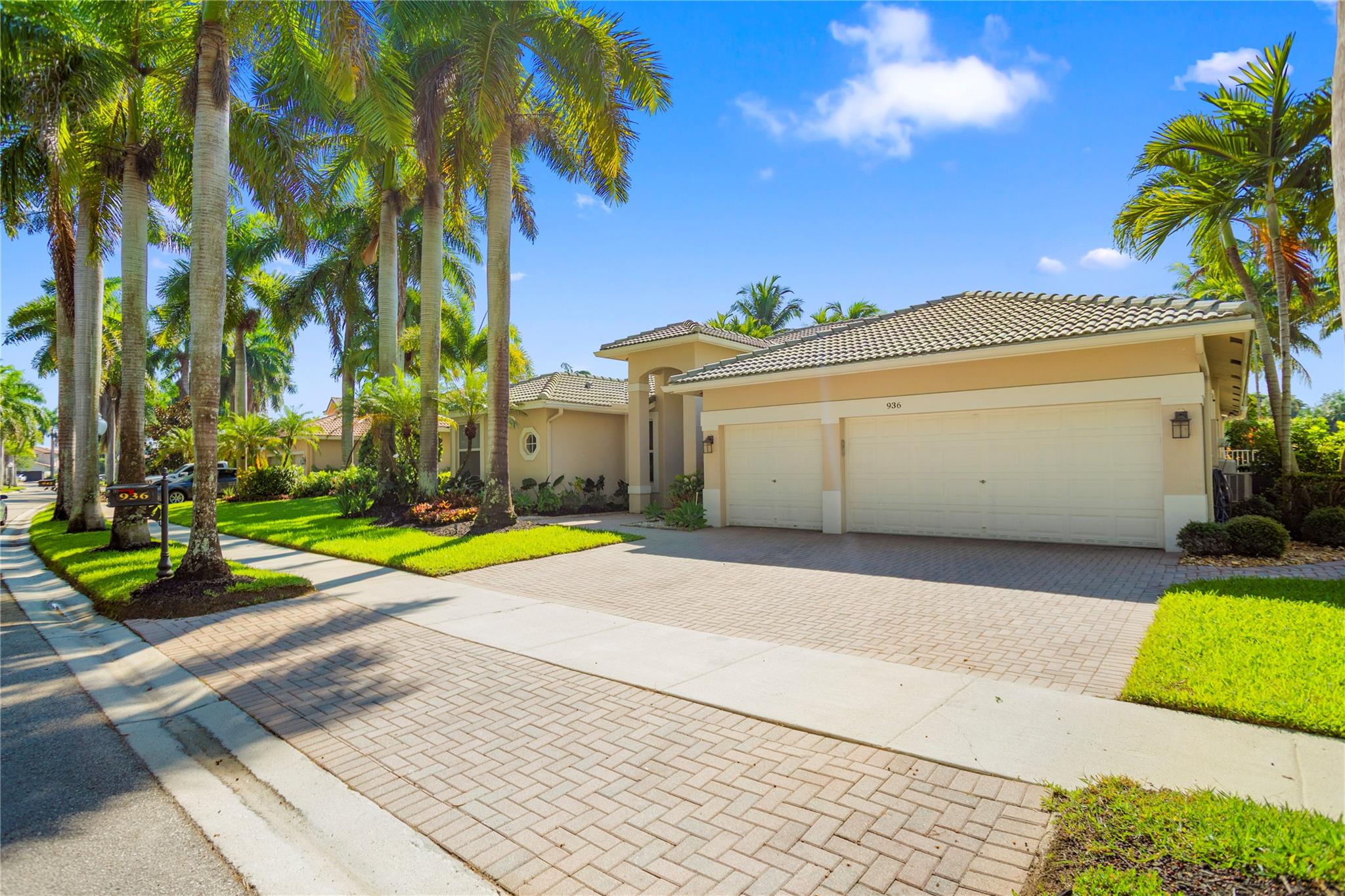 936 Windward Way