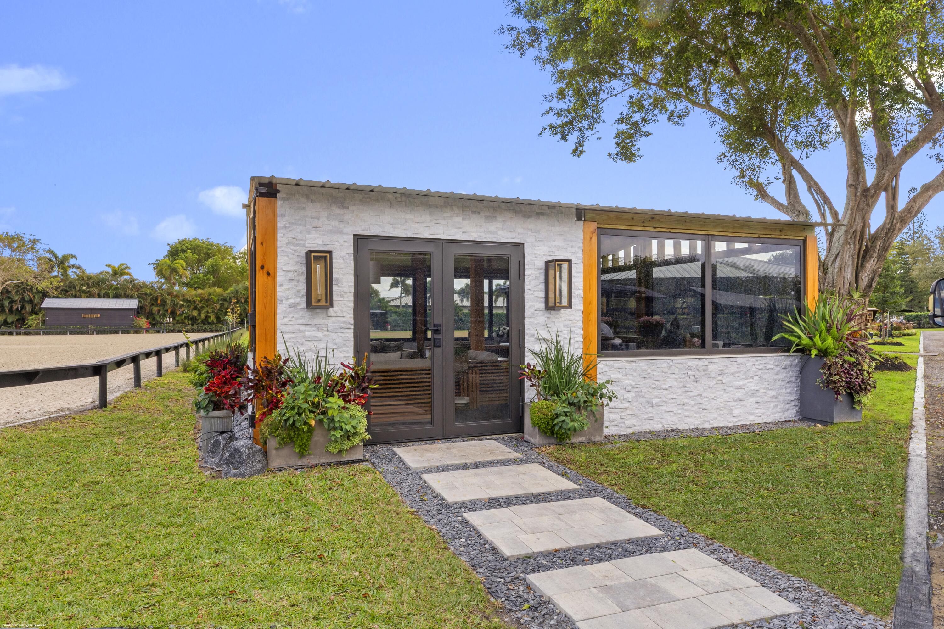 SADDLE TRAIL PARK OF WELLINGTON - Residential