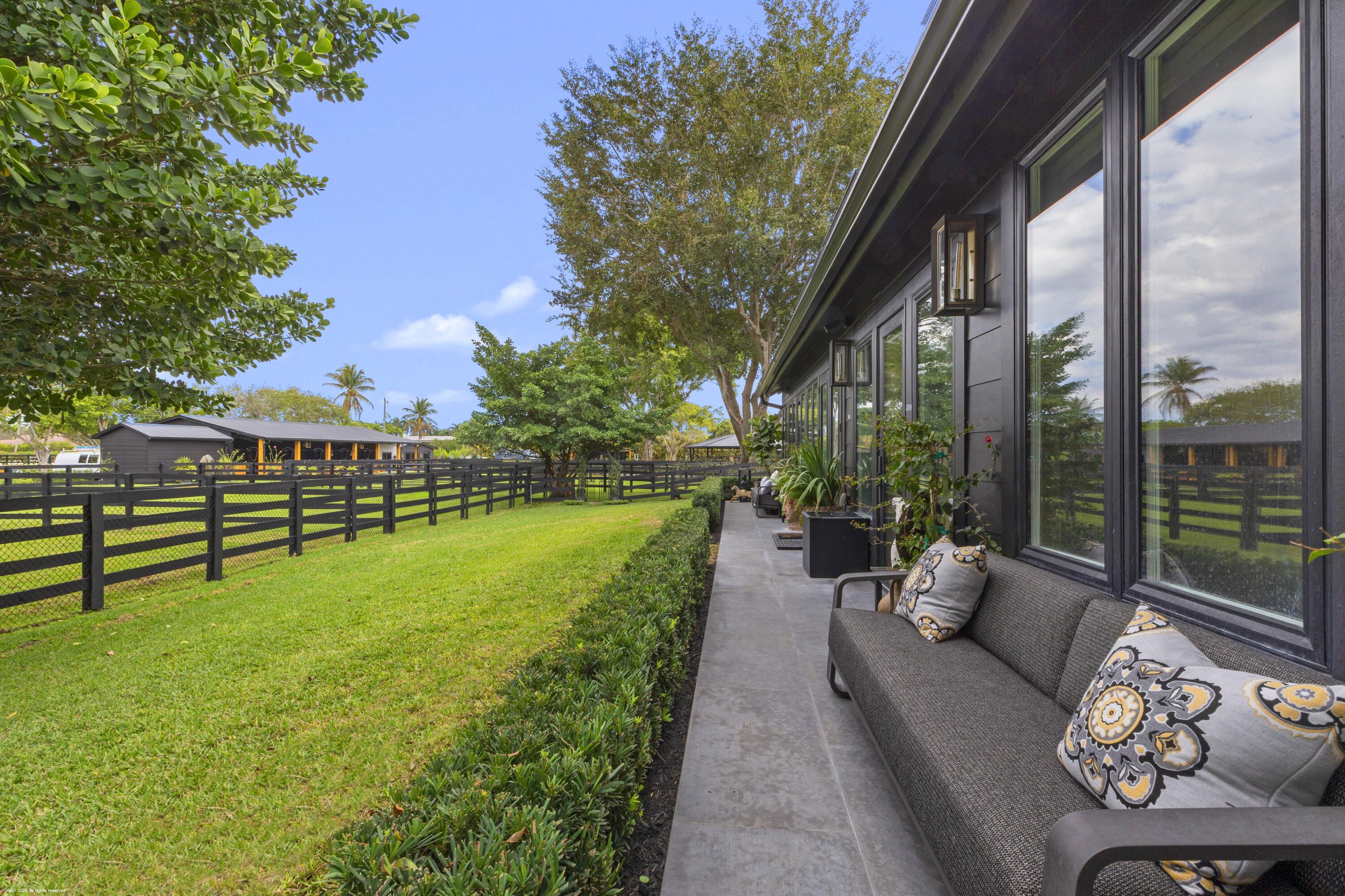 SADDLE TRAIL PARK OF WELLINGTON - Residential