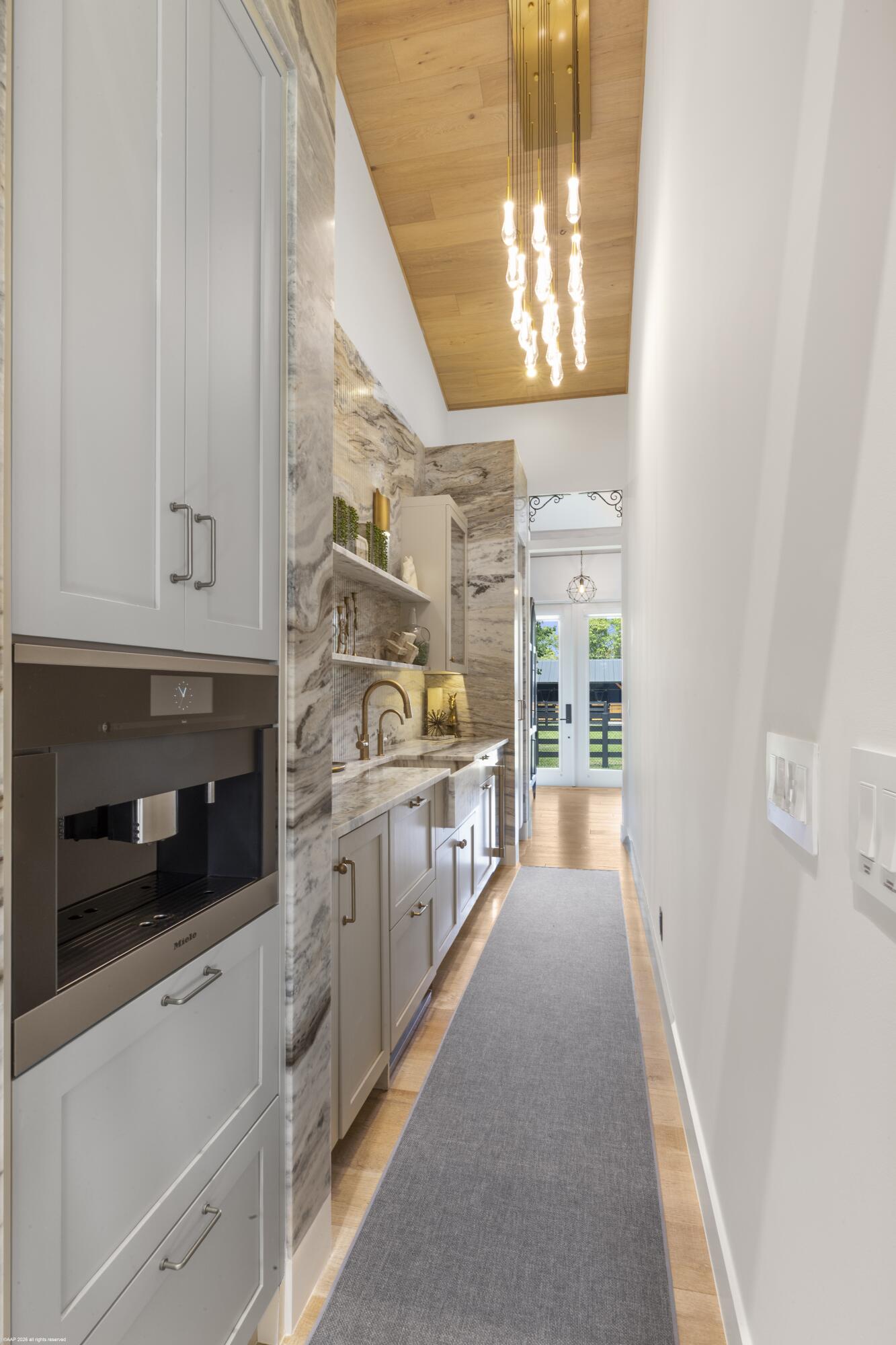 SADDLE TRAIL PARK OF WELLINGTON - Residential