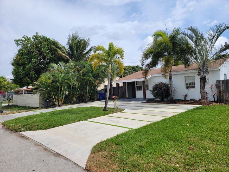 Beautiful fully furnished and updated single family home .great central location close to downtown and FT Lauderdale beaches The property has 3 bedrooms 2 bathrooms with a new updated open kitchen .The entire house was updated and renovated with new wood floors stainless steel appliances new bathrooms very nice private back yard with a heated pool and a hot tub .New circulal driveway , newer roof This is a vacation rental generating a great income the house has all state and city licenses .ready for quick sale!!!