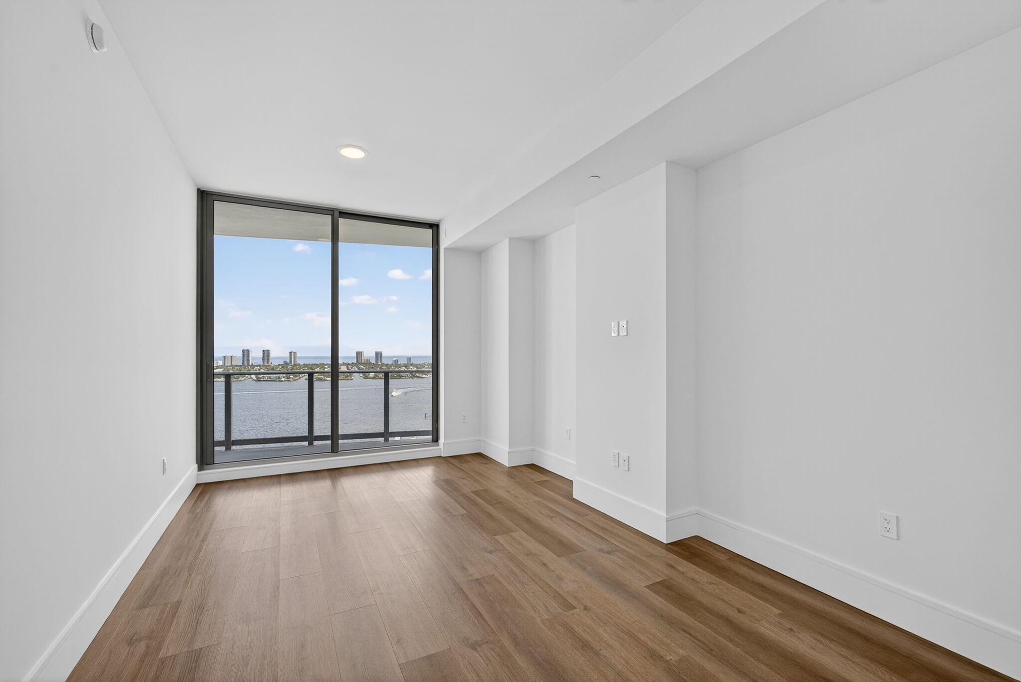 Nautilus 220 Condominium - Residential