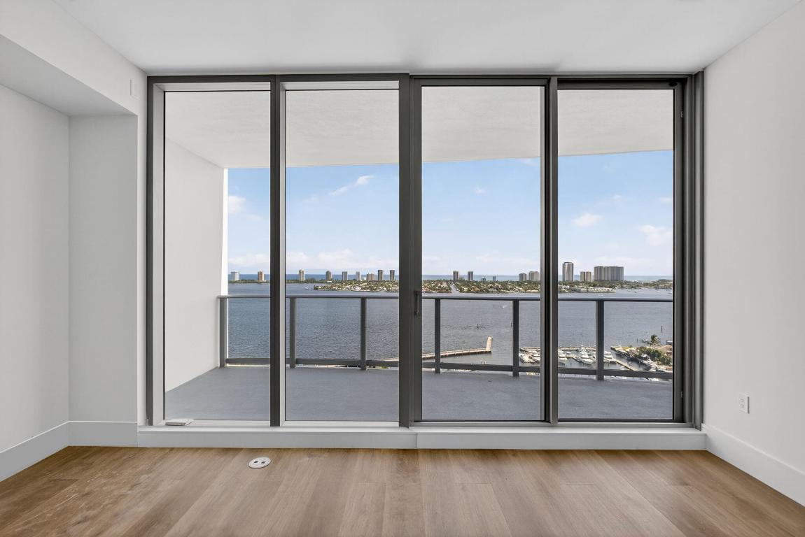 Nautilus 220 Condominium - Residential