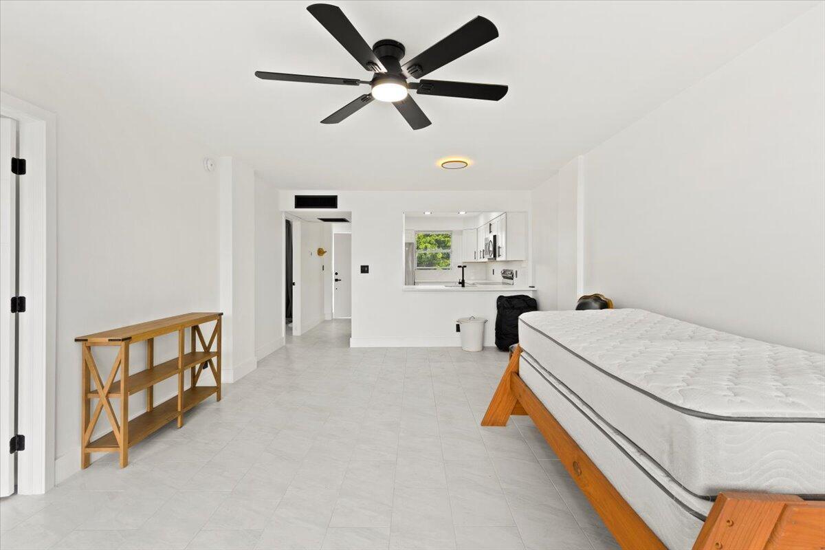 ROYAL PARK CONDO - Residential