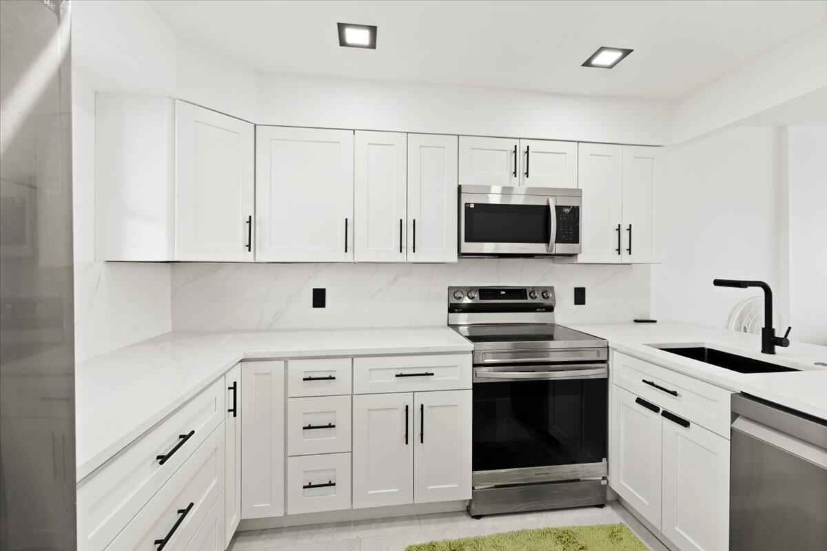 ROYAL PARK CONDO - Residential