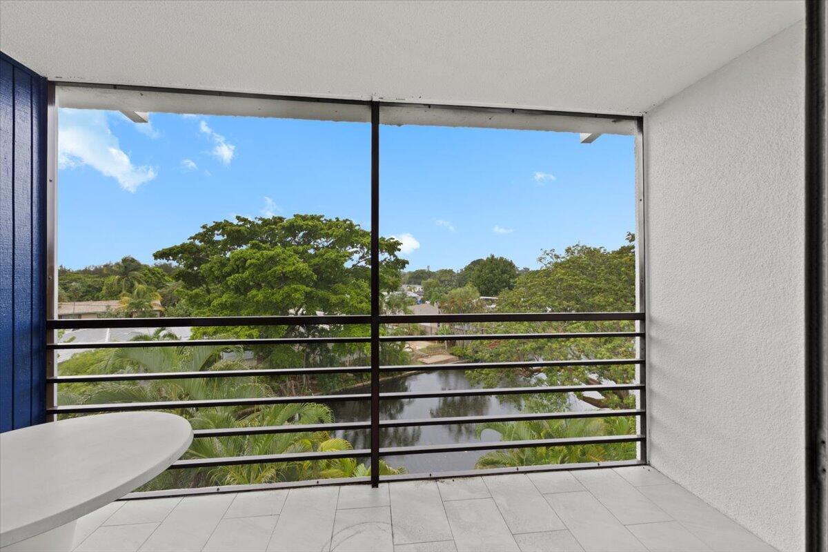 112 Royal Park Drive 4b