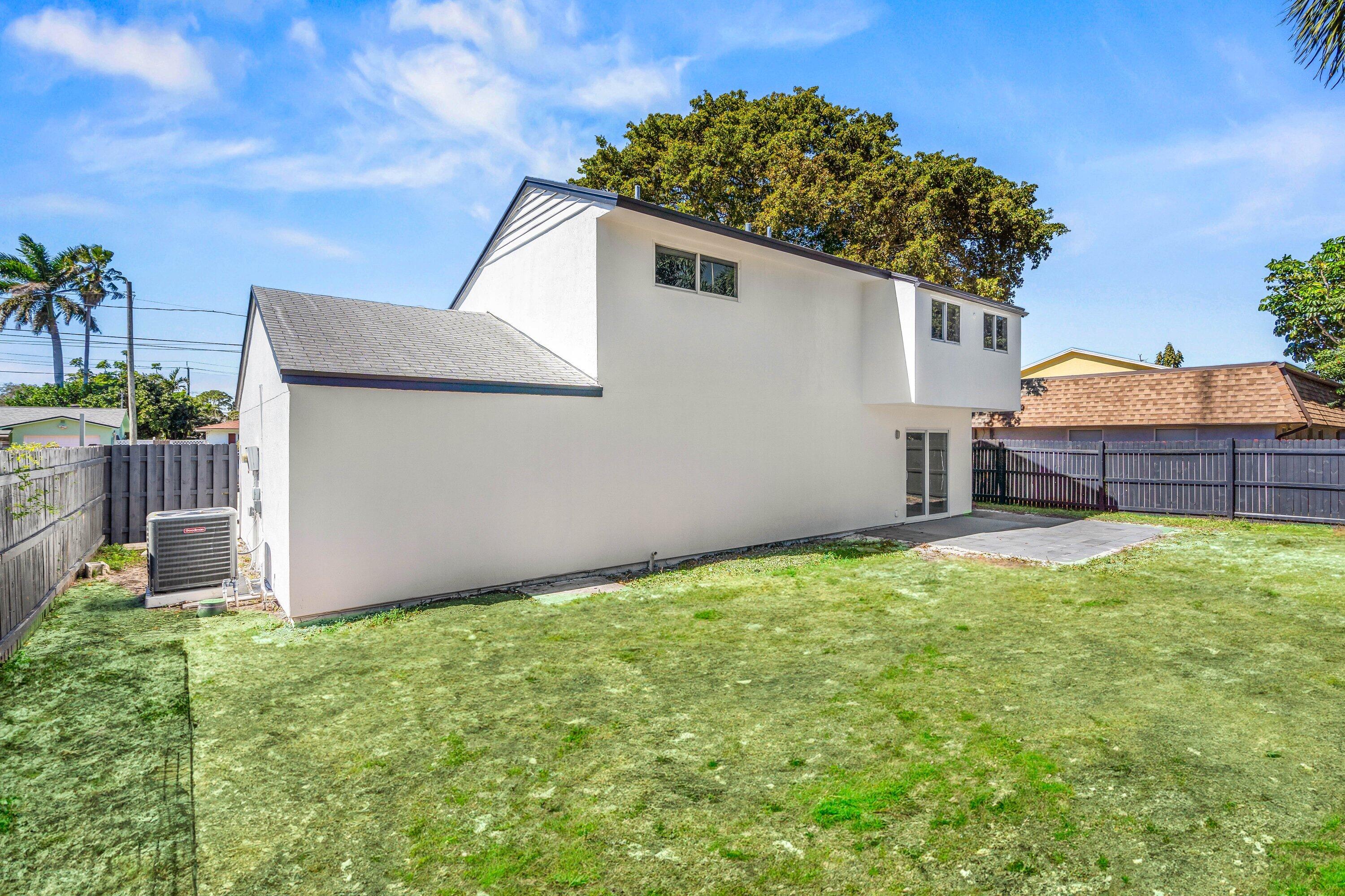 PALM BEACH FARMS CO 7 - Residential