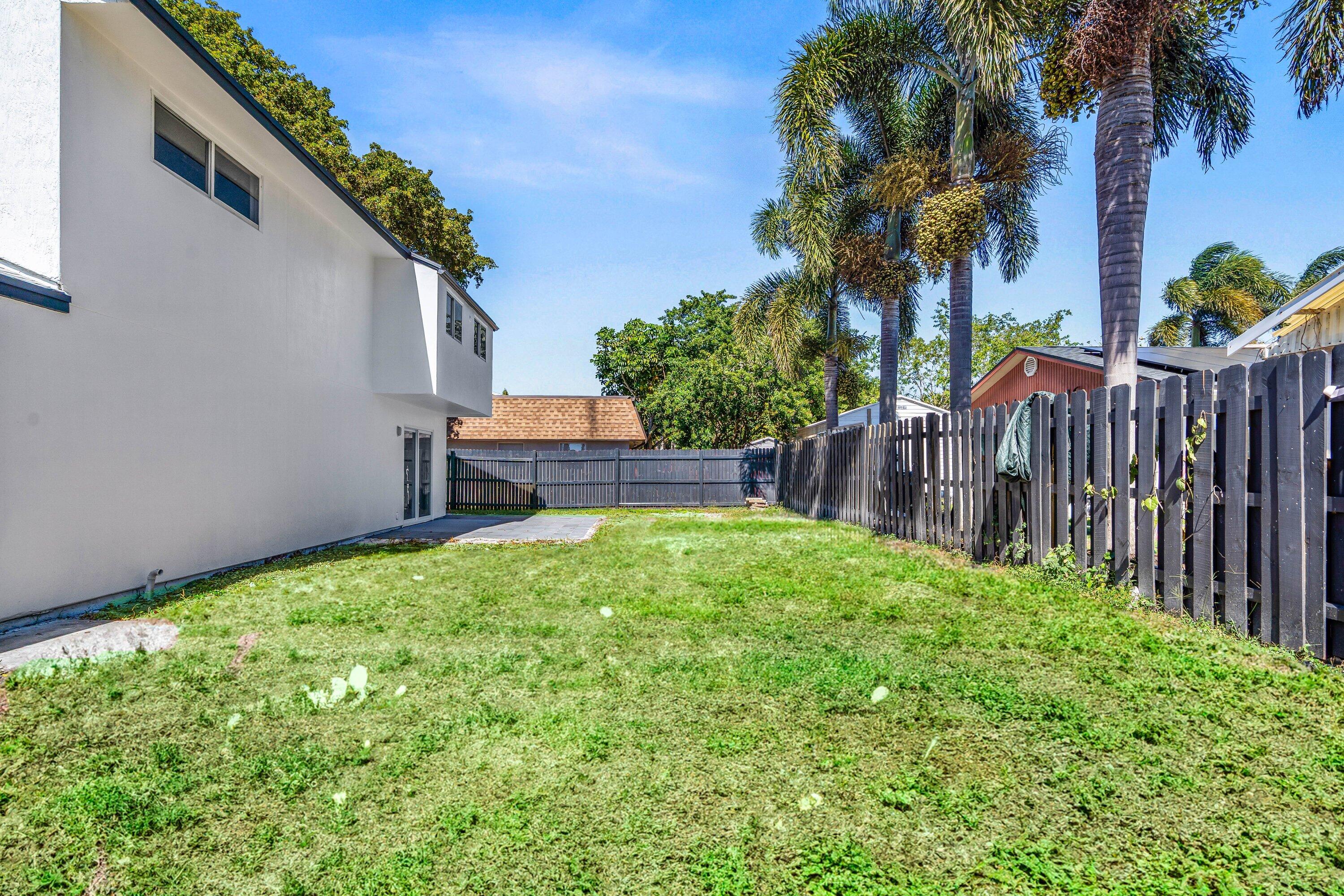 PALM BEACH FARMS CO 7 - Residential