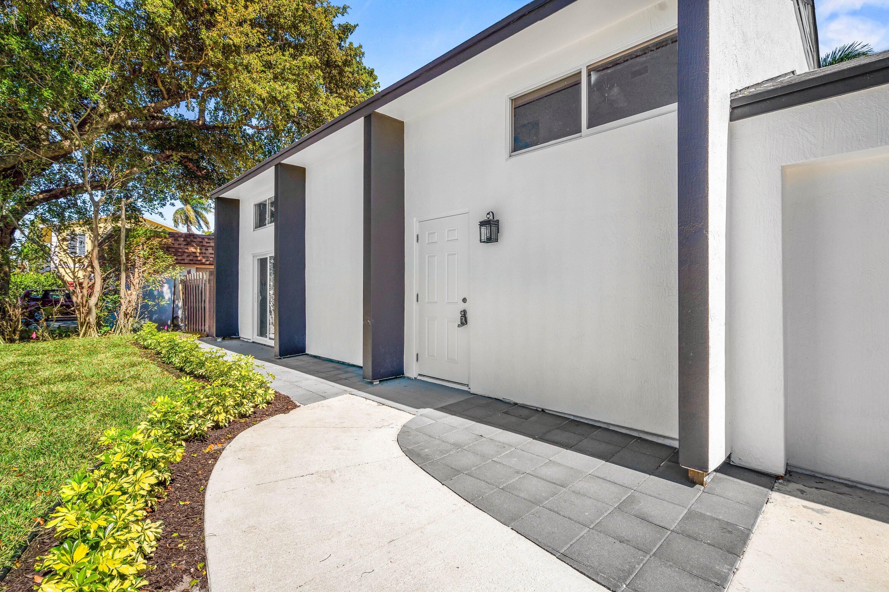 PALM BEACH FARMS CO 7 - Residential