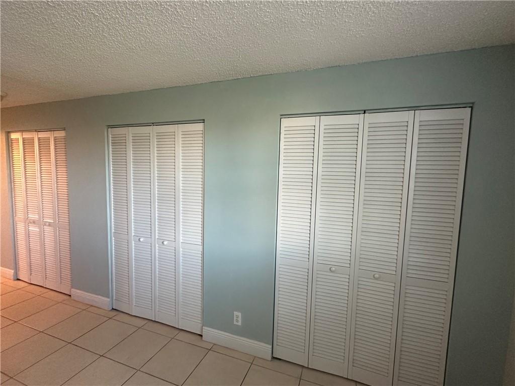 Meadowbrook Lakes - Residential