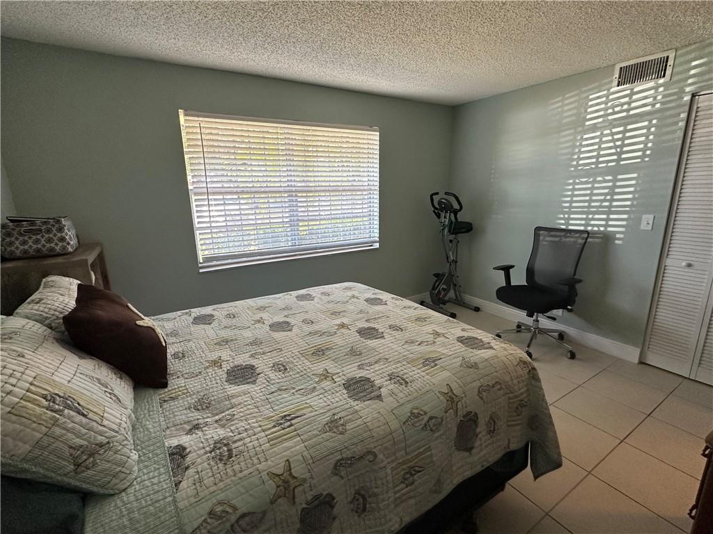 Meadowbrook Lakes - Residential